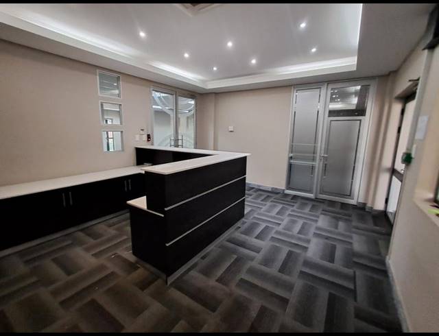 BUSINESS PROPERTY TO RENT IN WOODMEAD